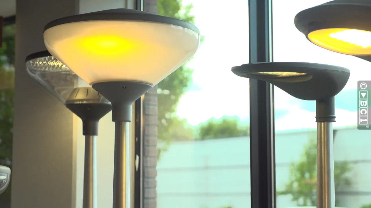 Smart street light saves 80% energy