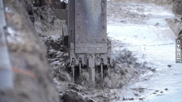 New method for strengthening dikes